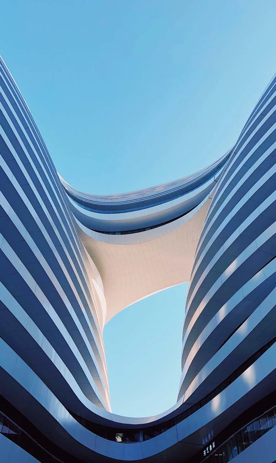 Sky Hotel - 亿万28